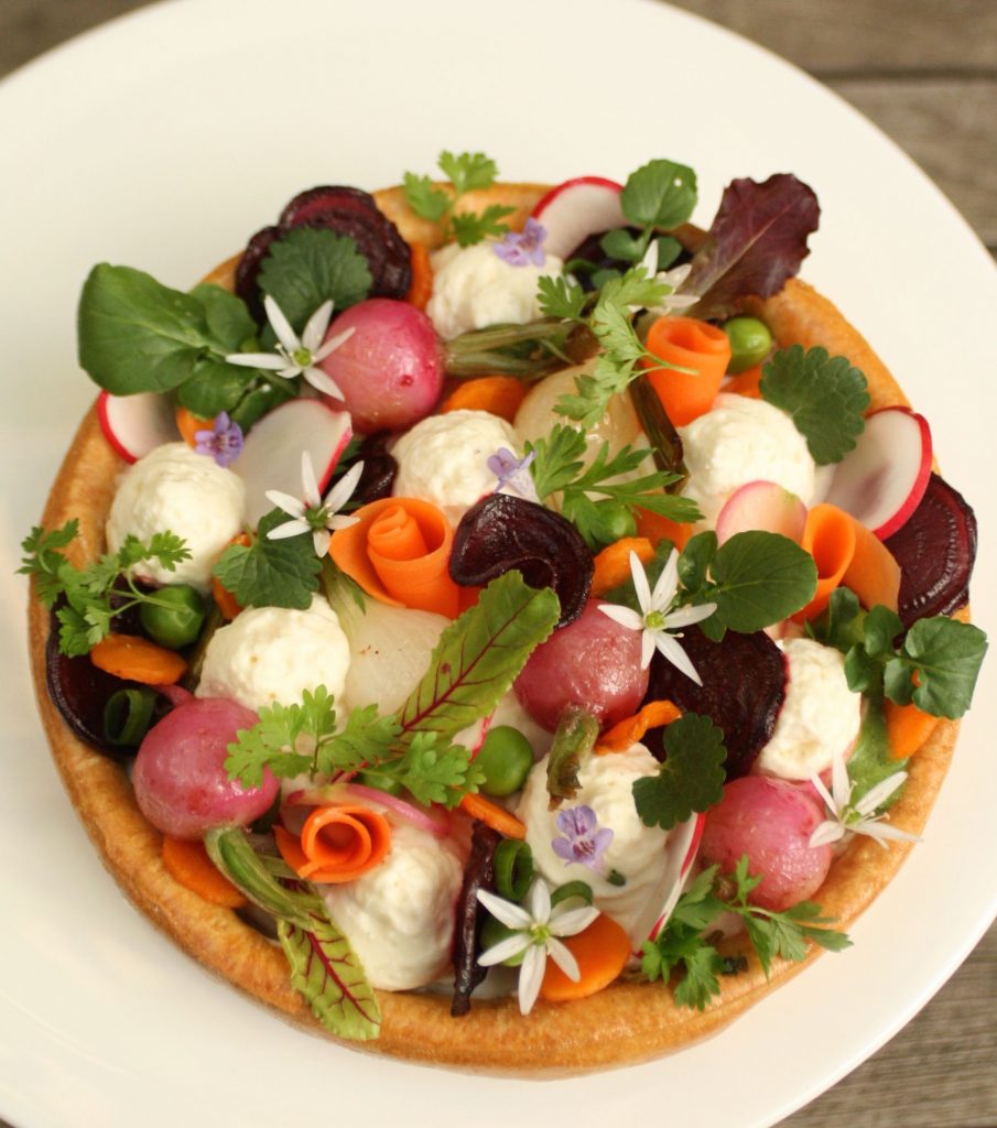 Tarte printanière aux légumes et à la mousse d’Ossau-Iraty